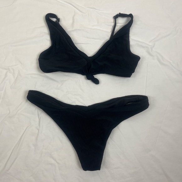 Frankies Bikini Women’s Bikini Set Top Sz Small Bottom Sz Large Black Summer - Picture 3 of 8